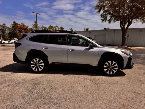 Used 2024 Subaru Outback Limited image 8