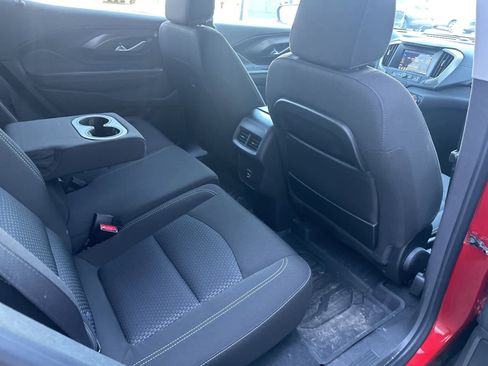 Used 2024 GMC Terrain SLE w/ Driver Convenience Package image 16