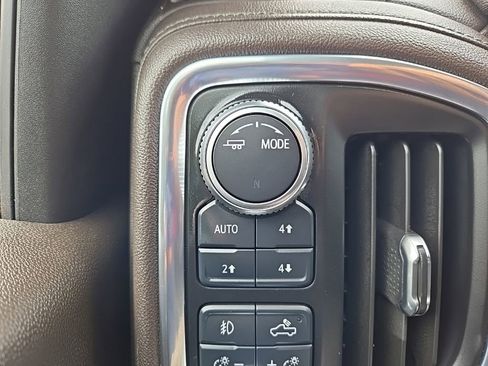 Used 2021 GMC Sierra 2500 Denali w/ Denali Ultimate Package AWD/4WD image 23