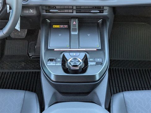 New 2026 Subaru Solterra Limited image 17