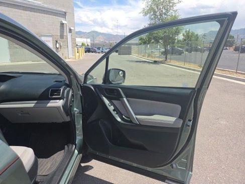 Used 2018 Subaru Forester 2.5i Premium w/ All-Weather Package AWD/4WD image 19