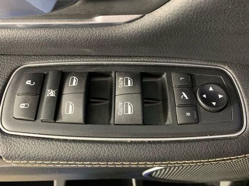 Used 2020 RAM 1500 Laramie image 28