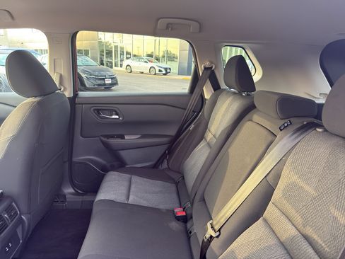 Certified 2025 Nissan Rogue SV AWD/4WD image 32