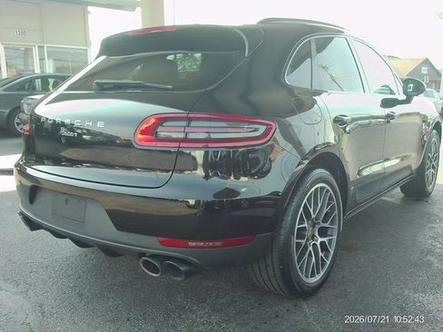 Used 2018 Porsche Macan AWD/4WD image 3