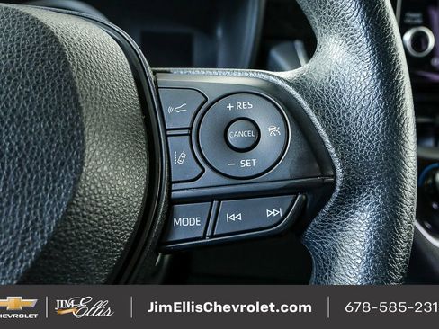 Used 2021 Toyota Corolla LE image 11