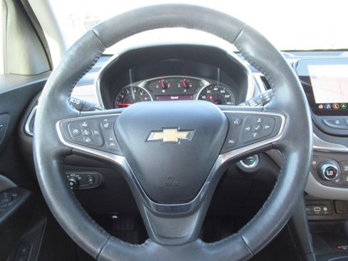 Used 2021 Chevrolet Equinox Premier FWD image 22