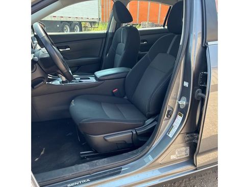 Used 2022 Nissan Sentra SV FWD image 9