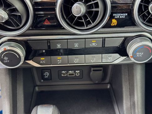Used 2024 Nissan Sentra SV FWD image 17