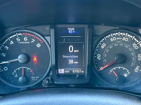 Used 2021 Toyota Tacoma SR image 31