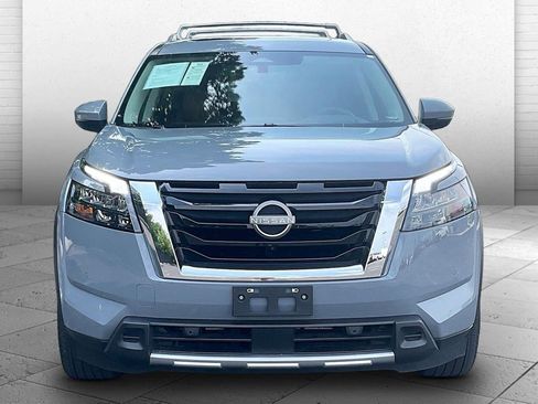 Used 2025 Nissan Pathfinder Platinum AWD/4WD image 2