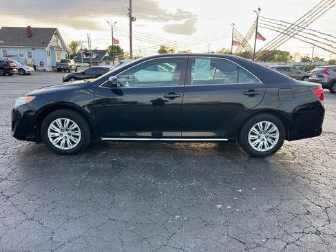 Used 2014 Toyota Camry LE FWD image 4