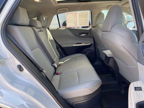 Certified 2024 Toyota Venza Limited image 25