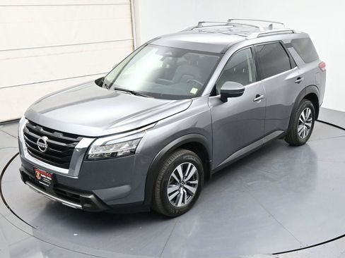 Used 2024 Nissan Pathfinder SL AWD/4WD image 39
