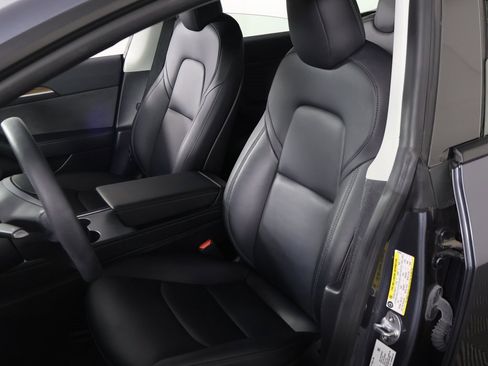 Used 2023 Tesla Model 3 Standard Range image 27
