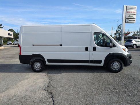 New 2025 RAM ProMaster 2500 w/ Premium Convenience Group image 4