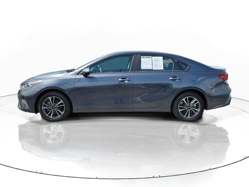 Used 2024 Kia Forte LXS FWD image 4