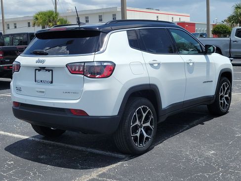 Used 2025 Jeep Compass Limited AWD/4WD image 7