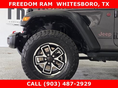 Used 2025 Jeep Wrangler Rubicon image 6