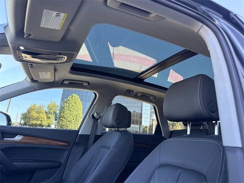 Used 2023 Audi Q5 2.0T Premium image 11