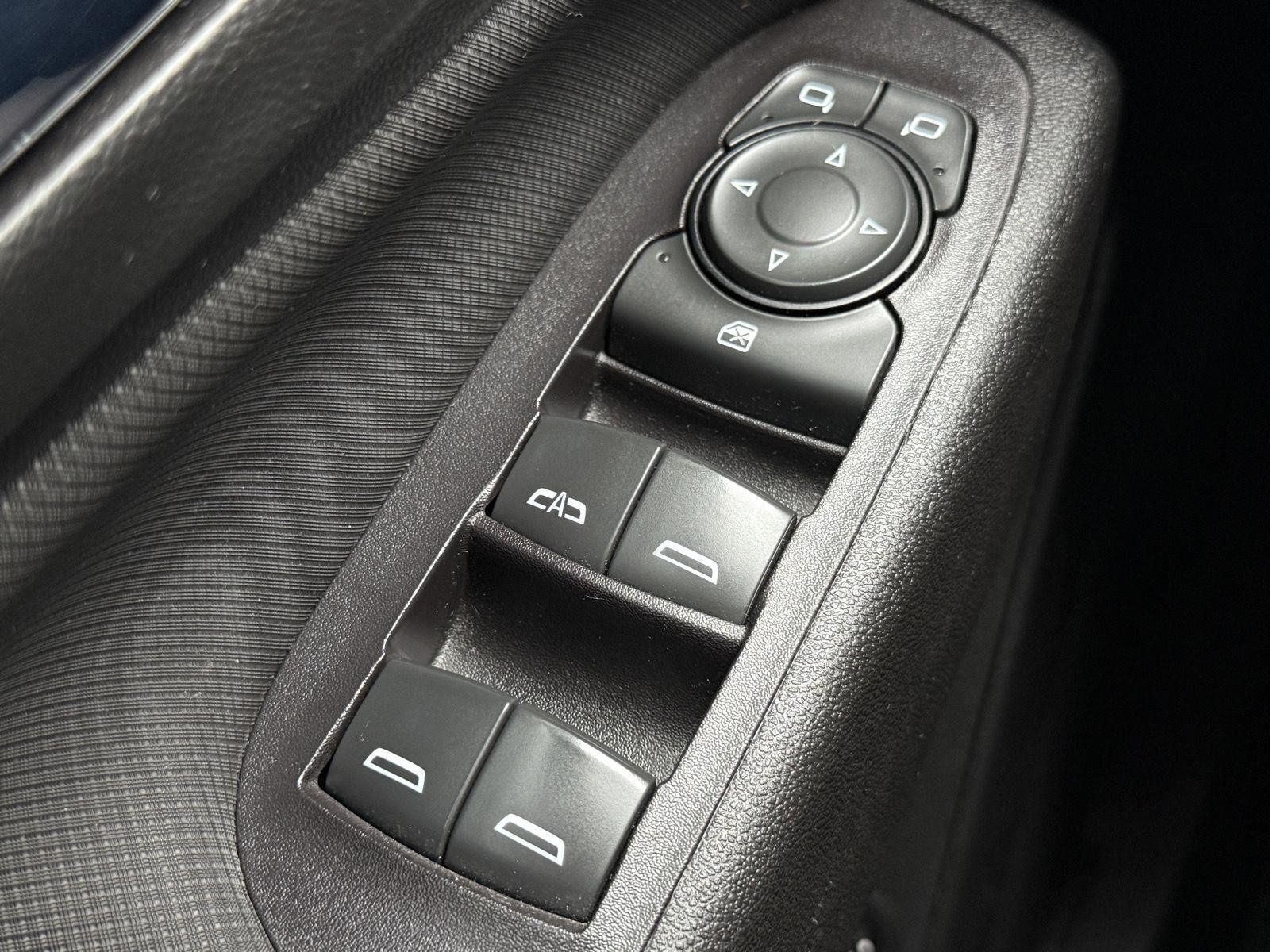 Used 2022 Chevrolet Equinox RS w/ Infotainment Package AWD/4WD image 22