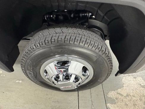 New 2026 GMC Sierra 3500 SLE w/ SLE Convenience Package image 4