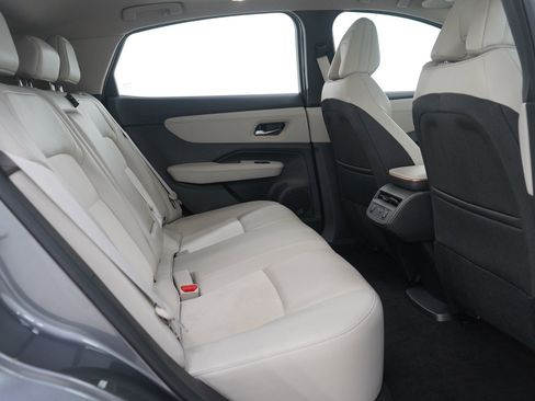 Used 2023 Nissan Ariya AWD image 15