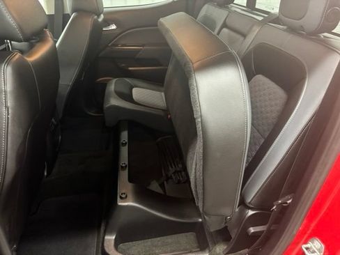 Used 2018 Chevrolet Colorado Z71 AWD/4WD image 12