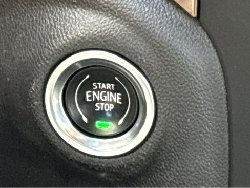 Used 2020 Chevrolet Silverado 1500 High Country w/ Technology Package image 7