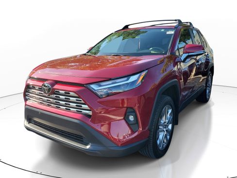 Used 2025 Toyota RAV4 XLE Premium FWD image 3