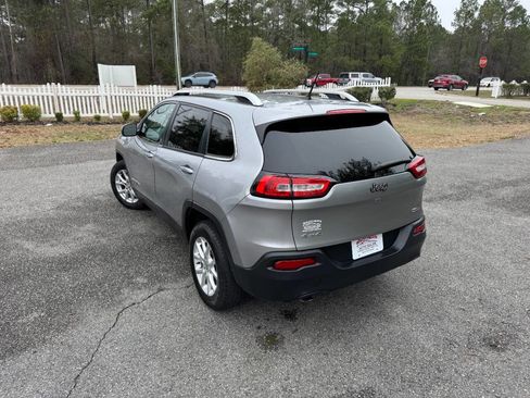 Used 2015 Jeep Cherokee Latitude image 4