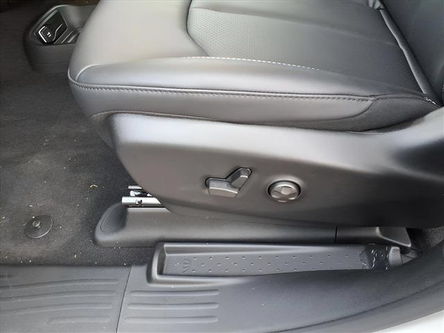 New 2026 Chrysler Pacifica Select FWD image 11