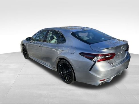 Used 2024 Toyota Camry XSE FWD image 3
