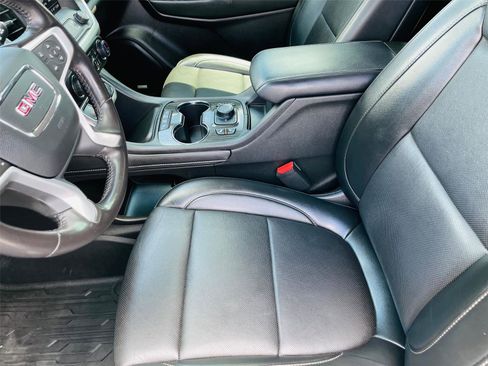 Used 2022 GMC Acadia SLT w/ Elevation Edition AWD/4WD image 9