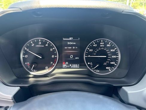 Used 2024 Subaru Crosstrek 2.0i Premium AWD/4WD image 11