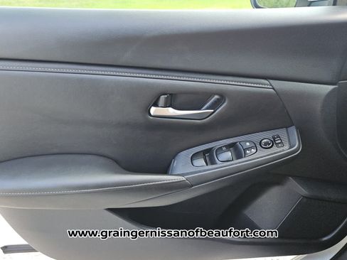 Used 2025 Nissan Sentra SV w/ All-Weather Package FWD image 16