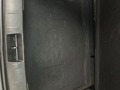 Used 2016 Jeep Renegade Latitude image 32