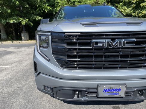 Used 2024 GMC Sierra 1500 Elevation w/ Preferred Package AWD/4WD image 14