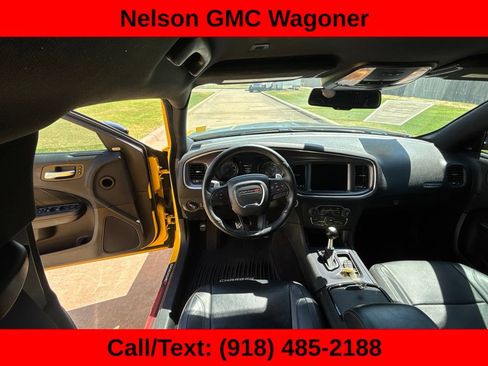 Used 2017 Dodge Charger R/T w/ Plus Group RWD image 17