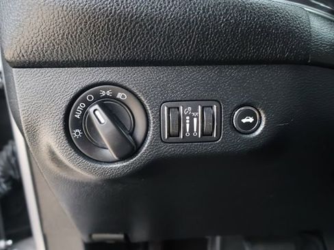 Used 2018 Dodge Challenger SXT RWD image 15