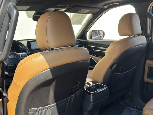 Used 2020 Kia Telluride SX w/ Towing Package FWD image 37