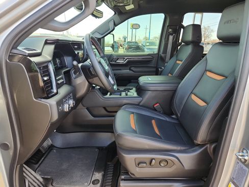 Used 2024 GMC Sierra 2500 AT4 w/ Technology Package image 12