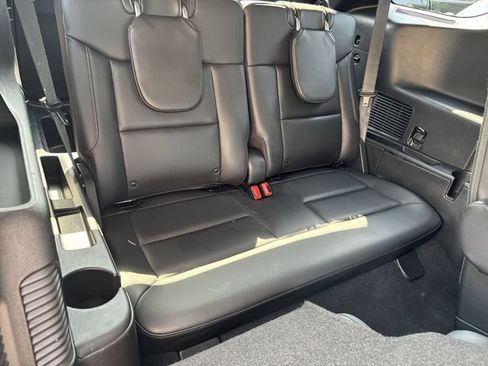 Used 2021 Ford Explorer XLT w/ Equipment Group 202A AWD/4WD image 34