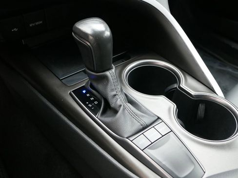 Used 2024 Toyota Camry SE FWD image 23