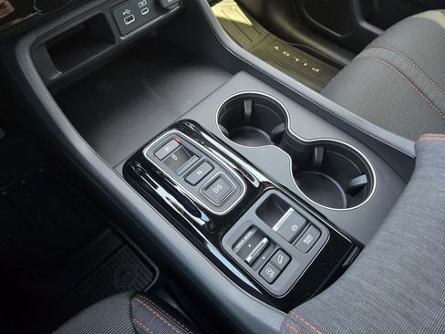 Certified 2025 Honda Pilot Sport image 26