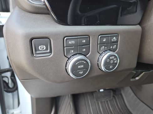New 2026 GMC Sierra 2500 SLT w/ SLT Premium Package AWD/4WD image 5
