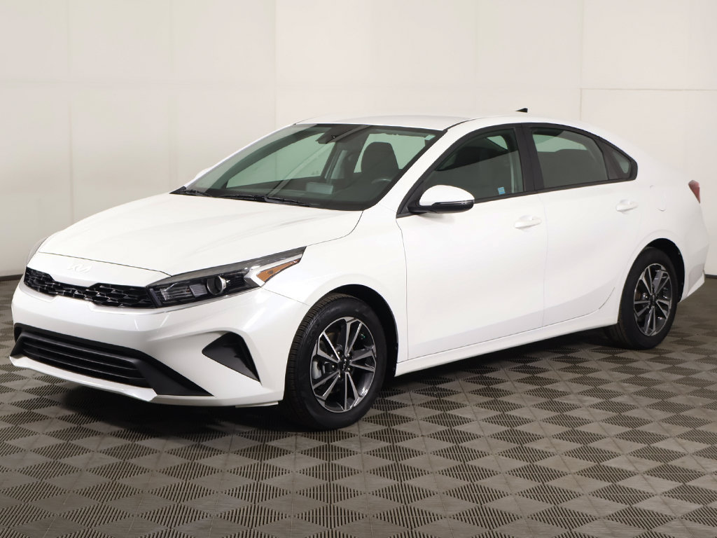 Used 2024 Kia Forte LXS w/ LXS Technology Package FWD image 6