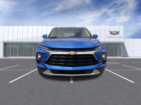 Used 2024 Chevrolet Blazer LT FWD image 3