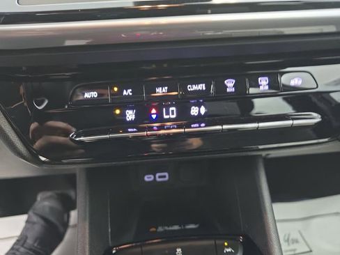 Used 2023 Chevrolet Bolt EUV LT w/ Driver Confidence Package image 36