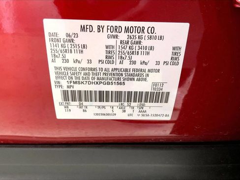 Used 2023 Ford Explorer XLT RWD image 8