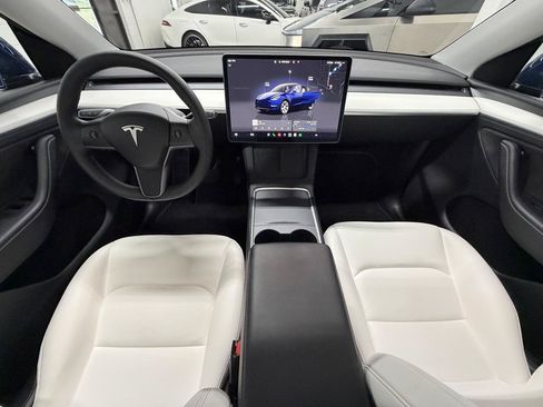 Used 2024 Tesla Model Y Long Range AWD/4WD image 15